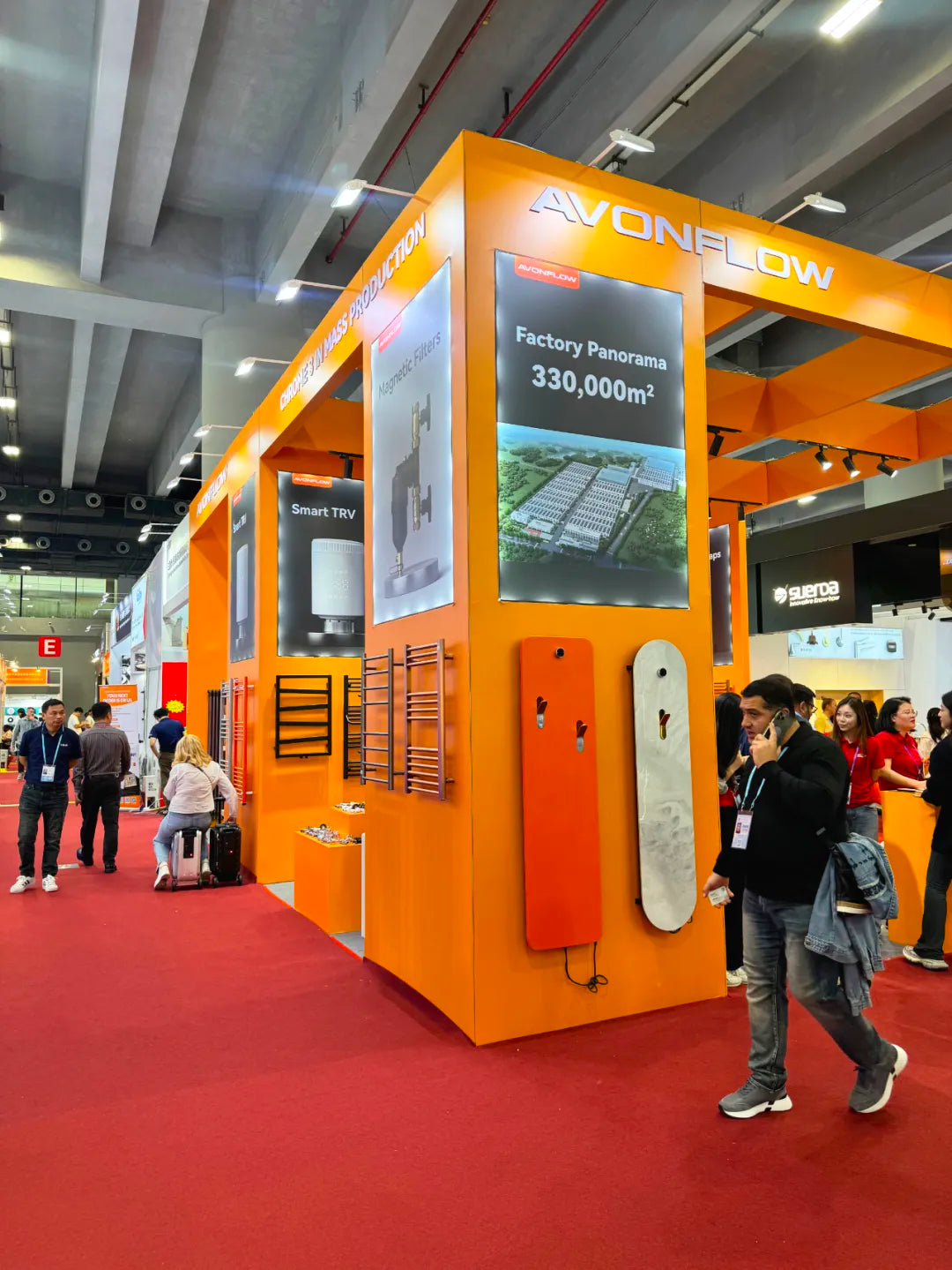 燃爆广交会！艾芬达凭实力圈粉，过道洽谈成展会 “人气风景线”